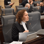 Crece el talento humano en salud, pero persisten brechas laborales y regionales